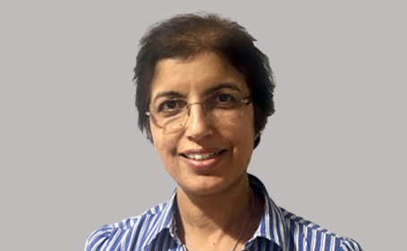 Portrait of Miss Kavita Singh , Consultant Gynaecologist & Gynaecological Oncologist