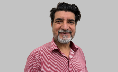 Portrait of Mr Azhar Iqbal , Consultant Plastic and Reconstructive Surgeon