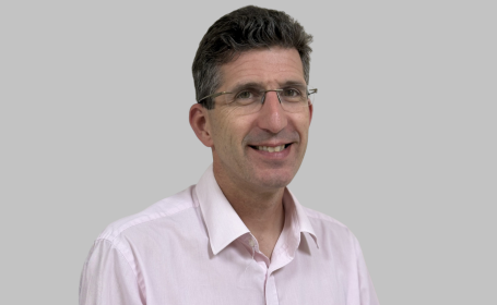 Portrait of Mr Nicholas Emms , Consultant Orthopaedic Surgeon