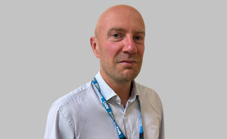 Portrait of Mr Nicholas Howard , Consultant Orthopaedic Surgeon