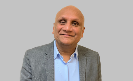 Portrait of Mr Ravi Pydisetty , Consultant Orthopaedic Surgeon