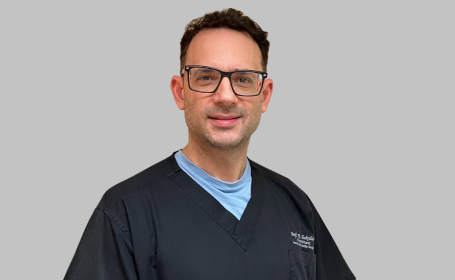 Portrait of Prof Kayvan Shokrollahi , Consultant Plastic Surgeon