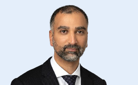 Portrait of Mr Fizan Younis , Consultant Trauma & Orthopaedic Surgeon