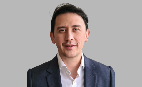 Portrait of Dr Frank Phillips , Consultant Gastroenterologist