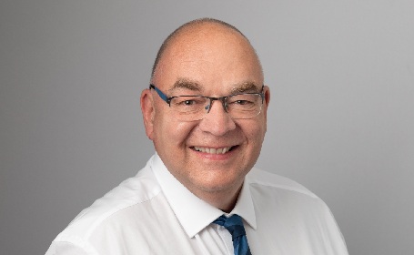 Portrait of Mr Gary Cousin , Consultant Oral & Maxillofacial Surgeon