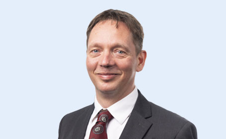 Portrait of Mr Gabor Simon , Consultant in Trauma and Orthopaedics