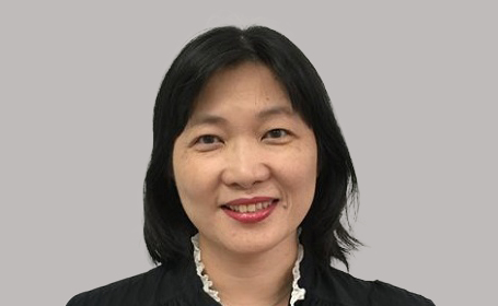 Portrait of Jenny Lo , Consultant Gynaecologist & Minimal Access Specialist
