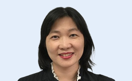 Portrait of Jenny Lo , Consultant Gynaecologist & Minimal Access Specialist