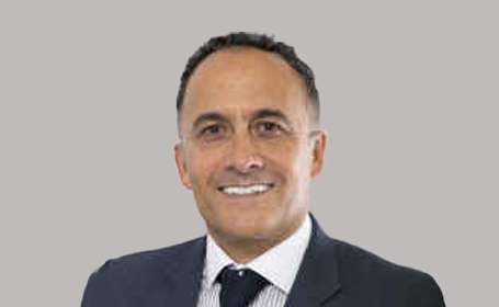 Portrait of Faz Pakarian , Consultant Gynaecologist