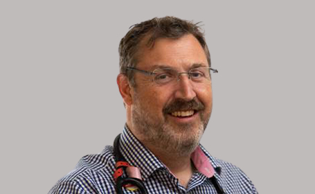Portrait of Dr Michael Reynolds , Consultant Physician & Gastroenterologist