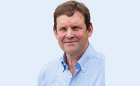 Portrait of Jonathan Leon Hobby , Consultant Orthopaedic & Trauma Surgeon