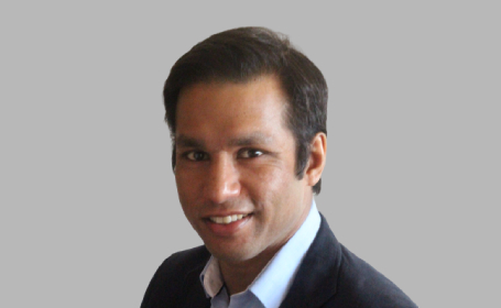 Portrait of Ronnie Rahman , Consultant Obstetrician and Gynaecologist