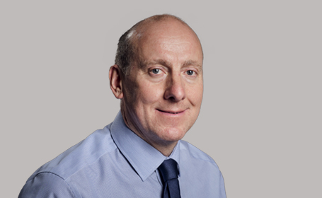 Portrait of Mr Simon William Richards , Consultant Orthopaedic Surgeon