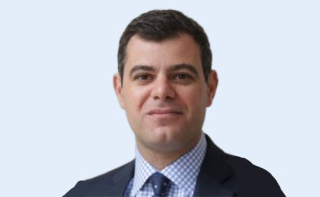 Portrait of Mr Paul Pavlou , Consultant Orthopaedic Surgeon