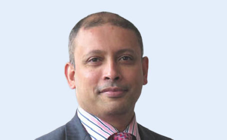 Portrait of Nitin Shetty , Consultant Orthopaedic Spinal Surgeon