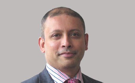 Portrait of Nitin Shetty , Consultant Orthopaedic Spinal Surgeon