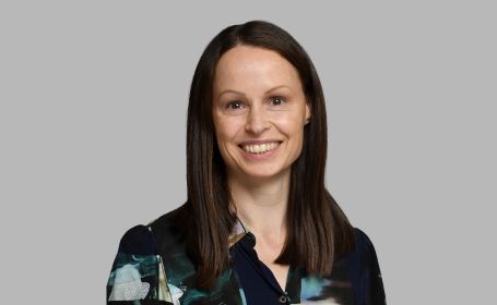 Portrait of Dr Liezel Griffin , Consultant Dermatologist
