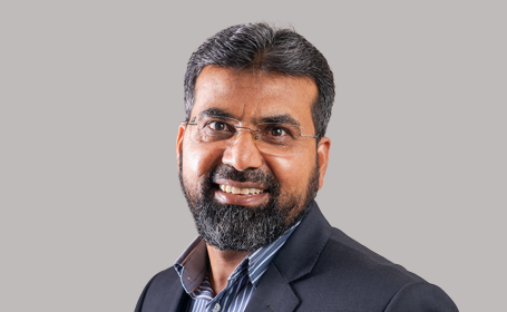 Portrait of Dr Muhammad Nadeem Iftikhar , Consultant Gastroenterologist and Clinical Lead for Hepatology