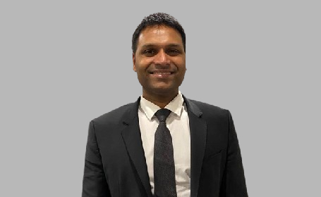 Portrait of Mr Pregash Ellapparadja , Consultant Orthopaedic Surgeon