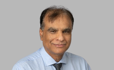 Portrait of Mr Rajesh Sarin , Consultant Orthopaedic Surgeon