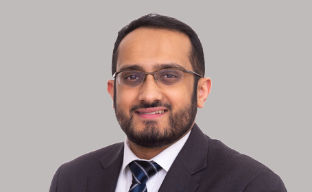 Portrait of Mr Shoaib Arshad , Consultant Hand & Wrist Surgeon