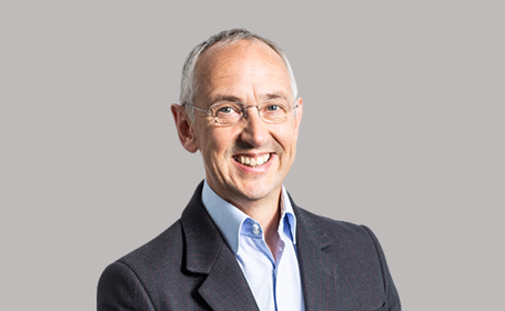 Portrait of Mr Jonathan Borrill , Consultant Orthopaedic Surgeon