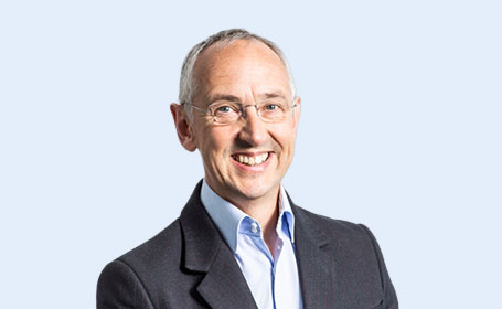 Portrait of Mr Jonathan Borrill , Consultant Orthopaedic Surgeon