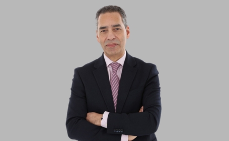 Portrait of Mr Javaid Muglu , Consultant Obstetrician & Gynaecologist