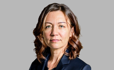 Portrait of Dr Ksenia Alex , Consultant Gynaecologist and Reproductive  Medicine Specialist