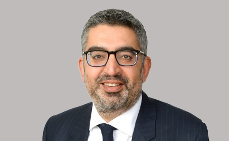Portrait of Mr Kunal Hinduja , Consultant Orthopaedic Surgeon
