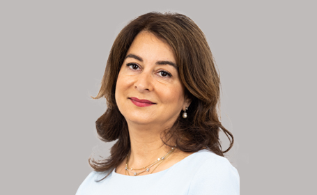 Portrait of Moneli Golara , Consultant Gynaecologist & Obstetrician