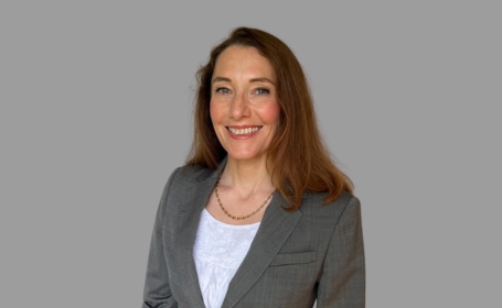 Portrait of Dr Una O'Colmain , Consultant Ophthalmologist