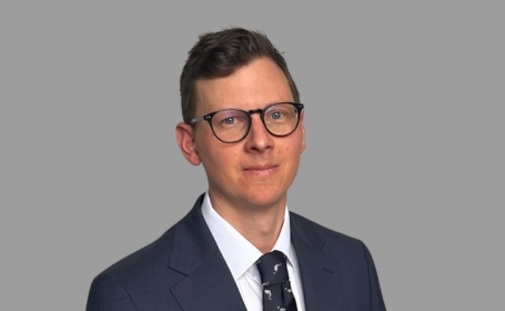 Portrait of Mr Harry Sargeant , Consultant Orthopaedic Surgeon