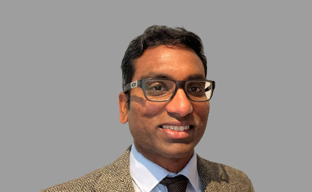 Portrait of Mr Terence Savaridas , Consultant Hand and Upper Limb Orthopaedic Surgeon