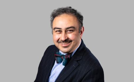 Portrait of Mr Turab Syed , Consultant Trauma and Orthopaedic Surgeon