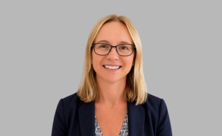 Portrait of Dr Alison Linton , Consultant Gynaecologist