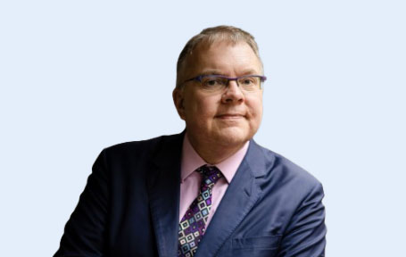 Portrait of Professor Alexander Woywodt , Consultant Nephrologist