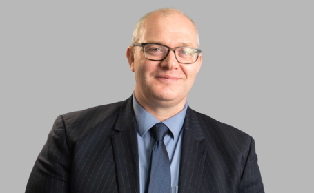 Portrait of Mr Alun Yewlett , Consultant Orthopaedic Surgeon