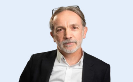 Portrait of Mr Douglas Macmillan , Consultant Oncoplastic & Cosmetic Breast Surgeon