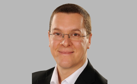Portrait of Mr Tony Bateman , Consultant Spine Surgeon