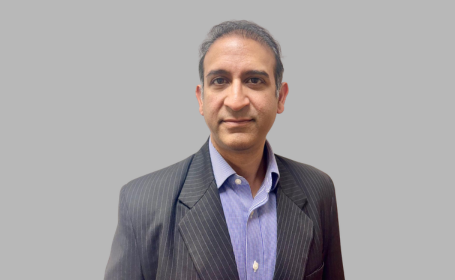 Portrait of Mr Aveek Mitra , Consultant Trauma and Orthopaedic Surgeon