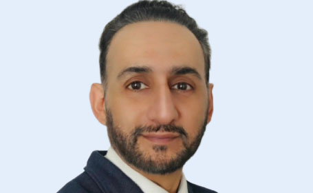 Portrait of Dr Yasir Khan , Consultant Ophthalmologist