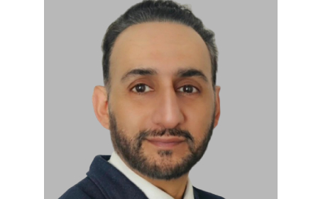 Portrait of Dr Yasir Khan , Consultant Ophthalmologist