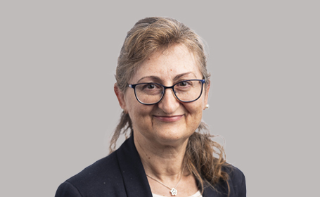 Portrait of Dr Lucia Pozo-Garcia , Consultant Dermatologist