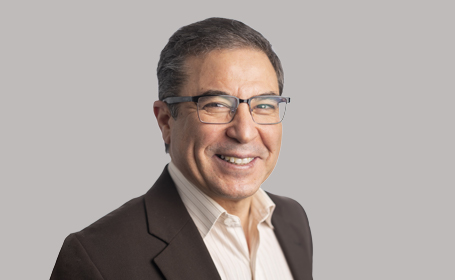 Portrait of Mr Mohamed Meh Shibu , Consultant Plastic Reconstruction Surgeon