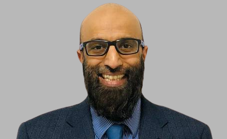 Portrait of Mr Ziali Sivardeen , Consultant Orthopaedic Surgeon