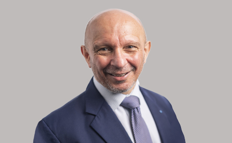 Portrait of Prof Nicola Maffulli , Professor of Trauma and Orthopaedics & Consultant Orthopaedic Surgeon