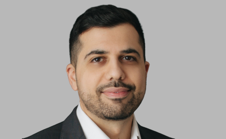Portrait of Mr Osama Aweid , Consultant Knee and Sports Medicine Surgeon
