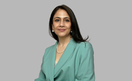 Portrait of Dr Srividya Seshadri , Consultant Gynaecologist