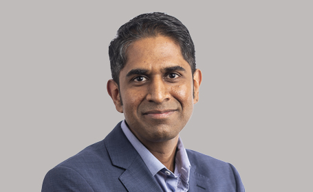 Portrait of Suresh Chandrashekar , Consultant Foot and Ankle Orthopaedic Surgeon